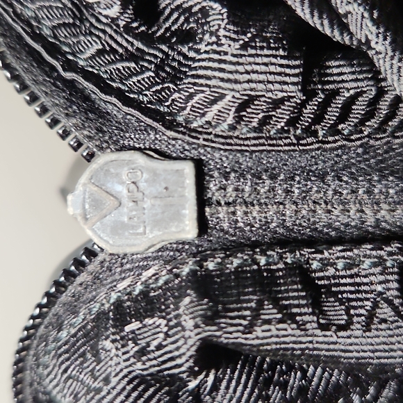 Authentic Prada Nero Tessuto Crossbody Bag - Picture 14 of 16